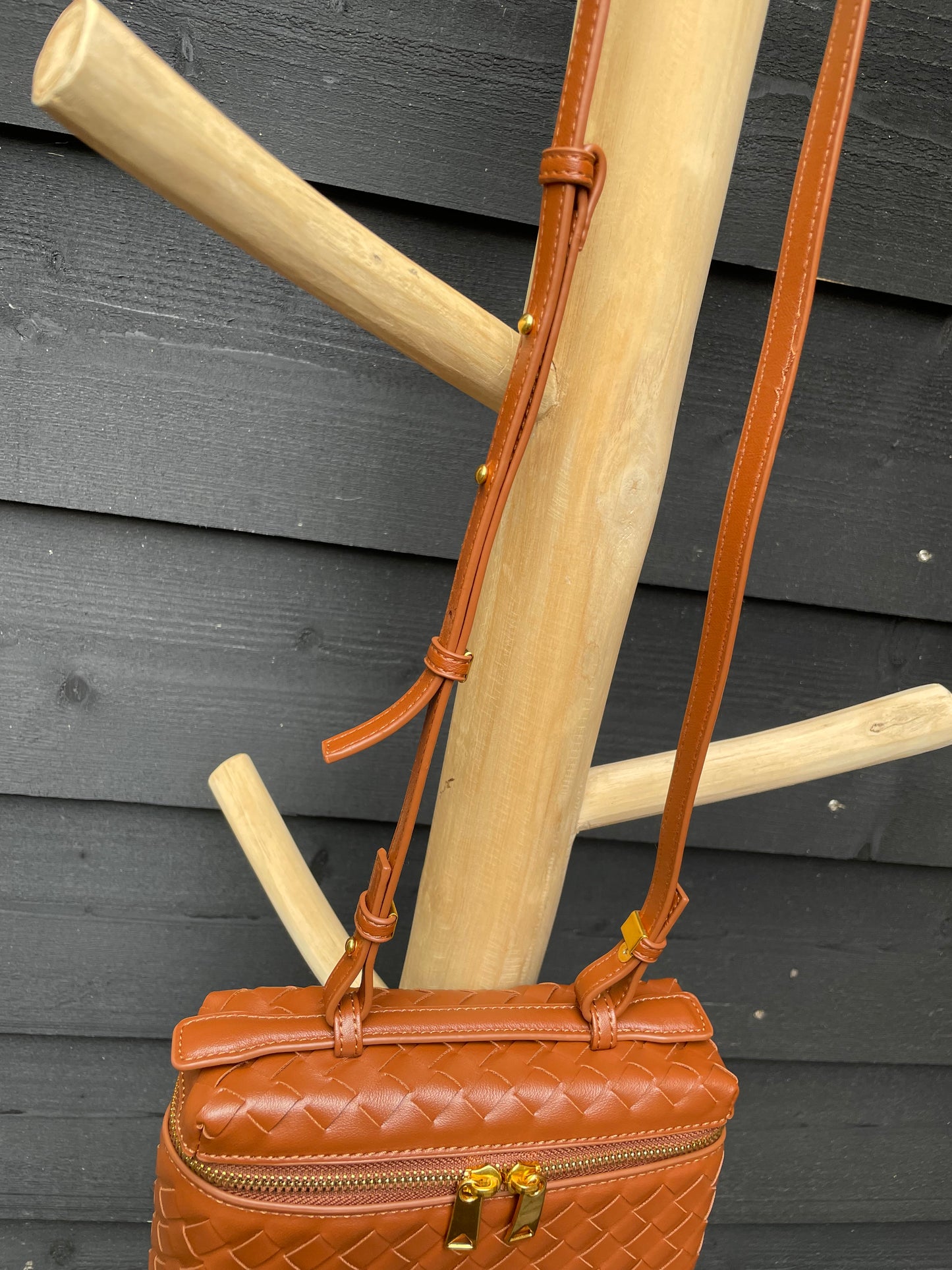 Gevlochten crossbody Cognac