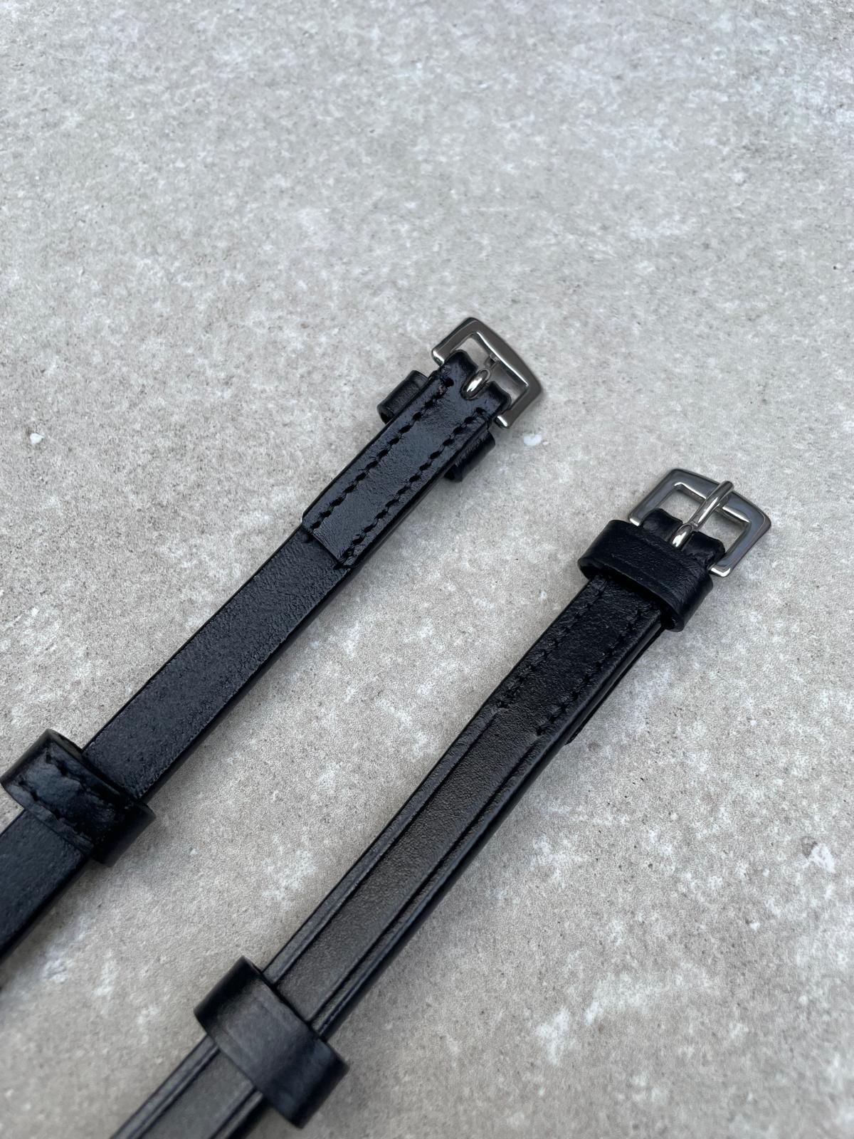 Bakstukken zwart, Zilvere gesp