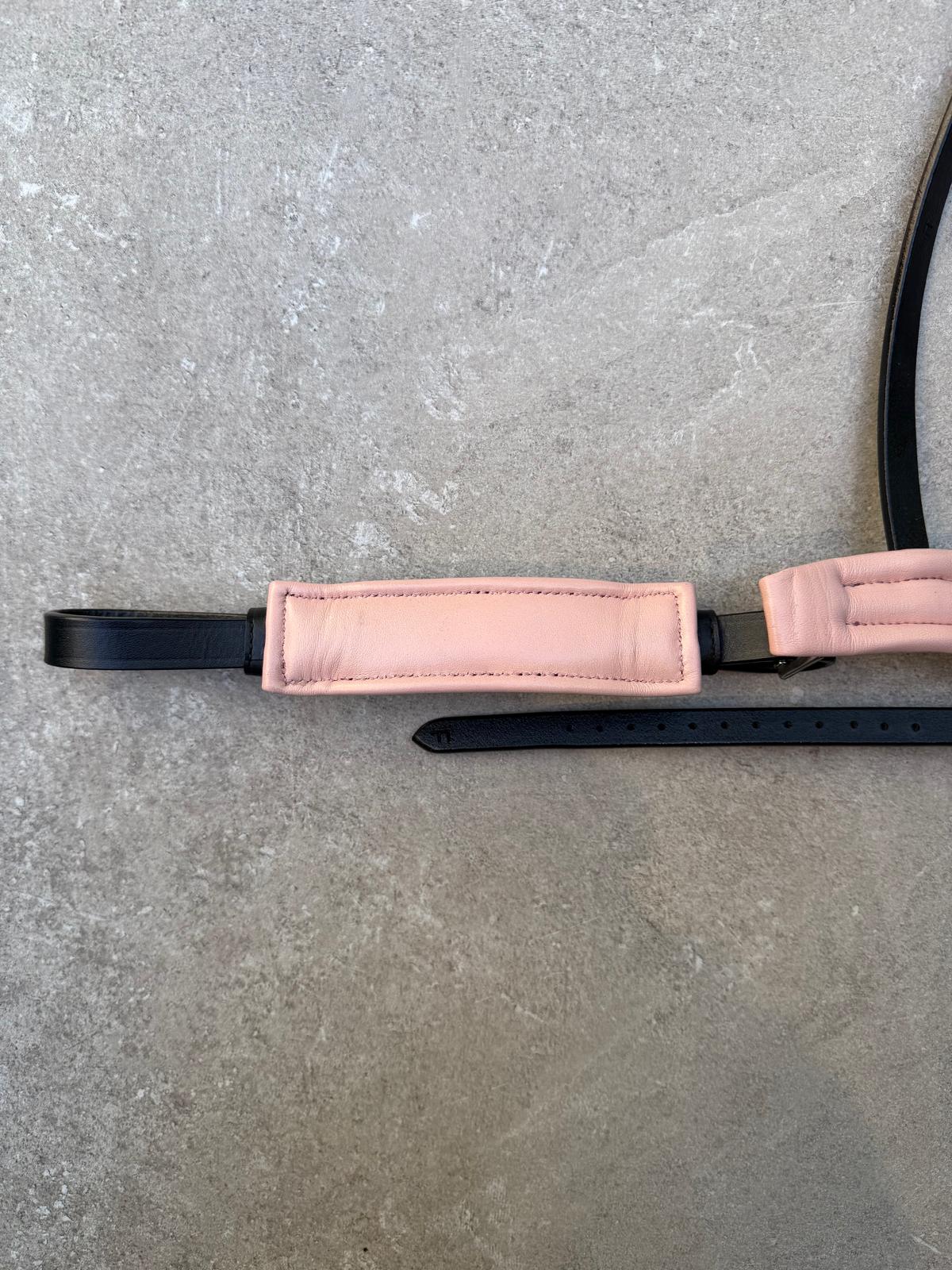Neusriem Rocktrim Roze onderlegd, Zwart rocktrim, Lak leer