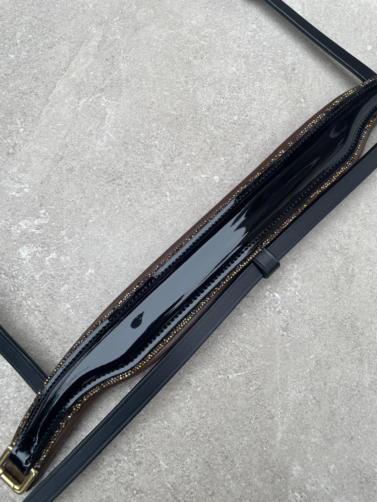 Neusriem Rocktrim Bruin onderlegd, Goud rocktrim, Lak leer