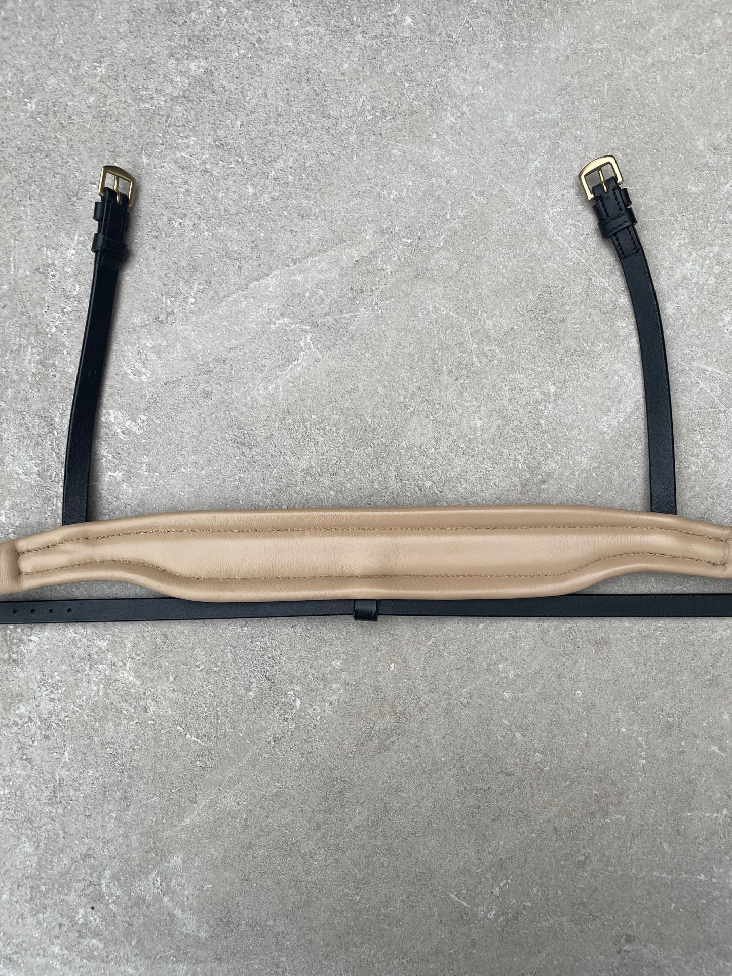 Neusriem Rocktrim Creme onderlegd, Goud rocktrim, Lak leer