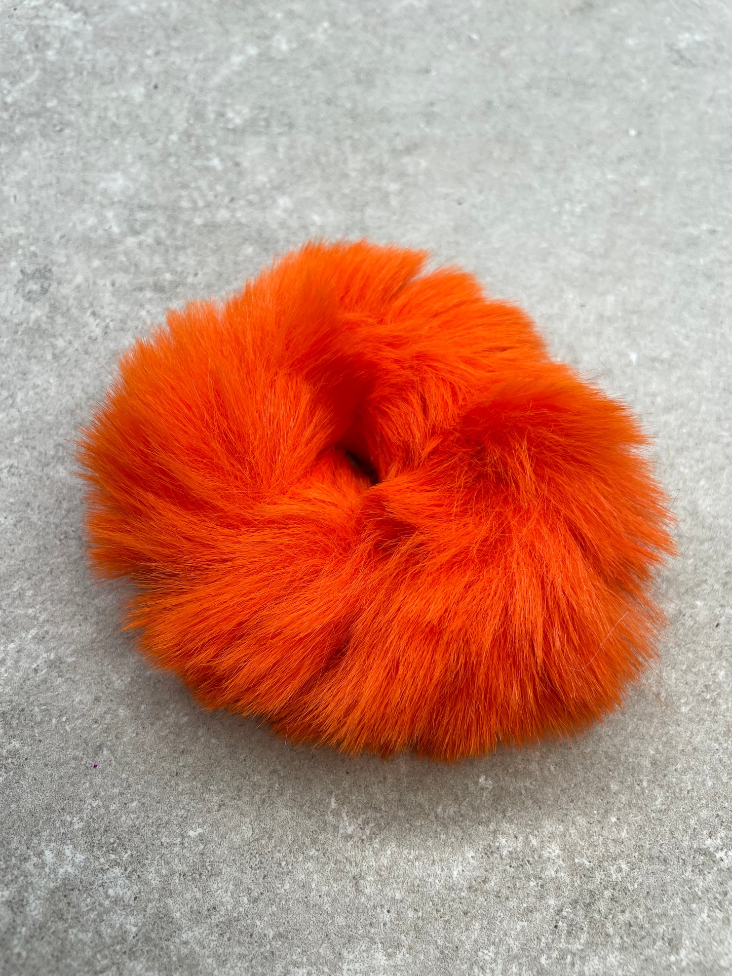 Knotband Fluffy Oranje