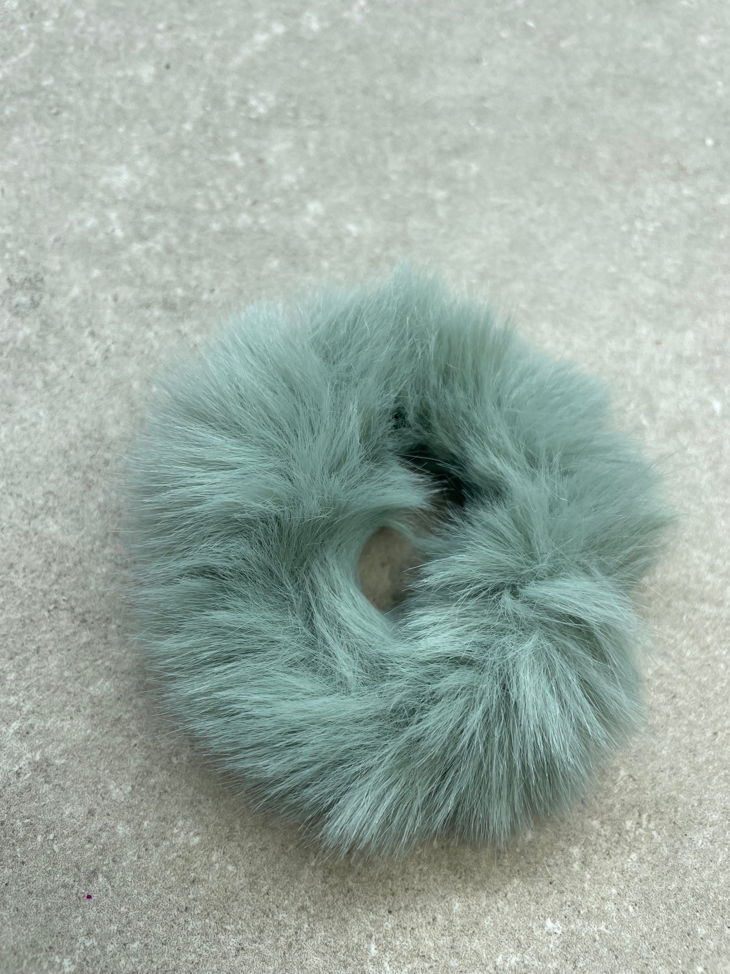 Knotband Fluffy Lichtgroen