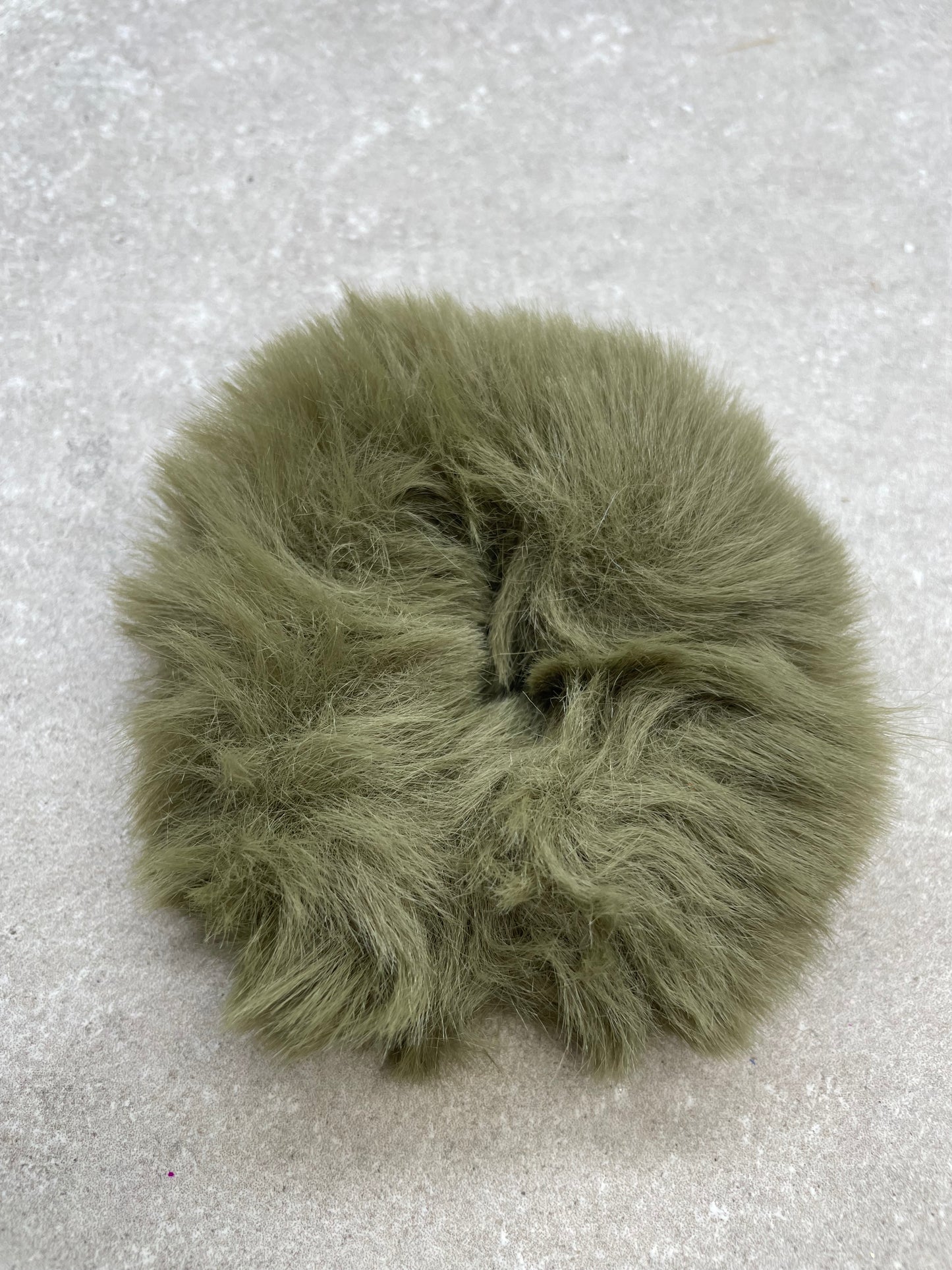 Knotband Fluffy Olijfgroen