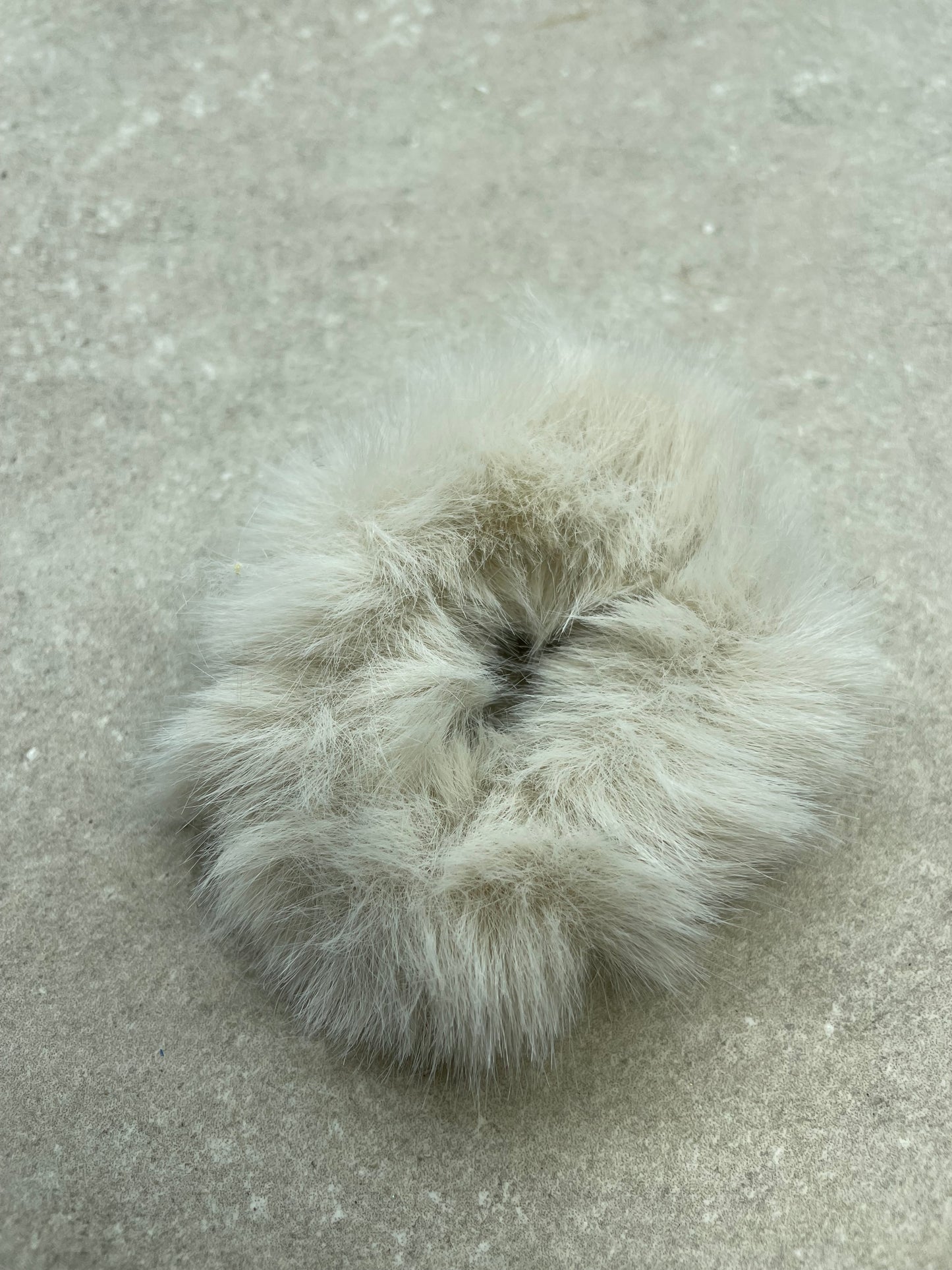 Knotband Fluffy Beige