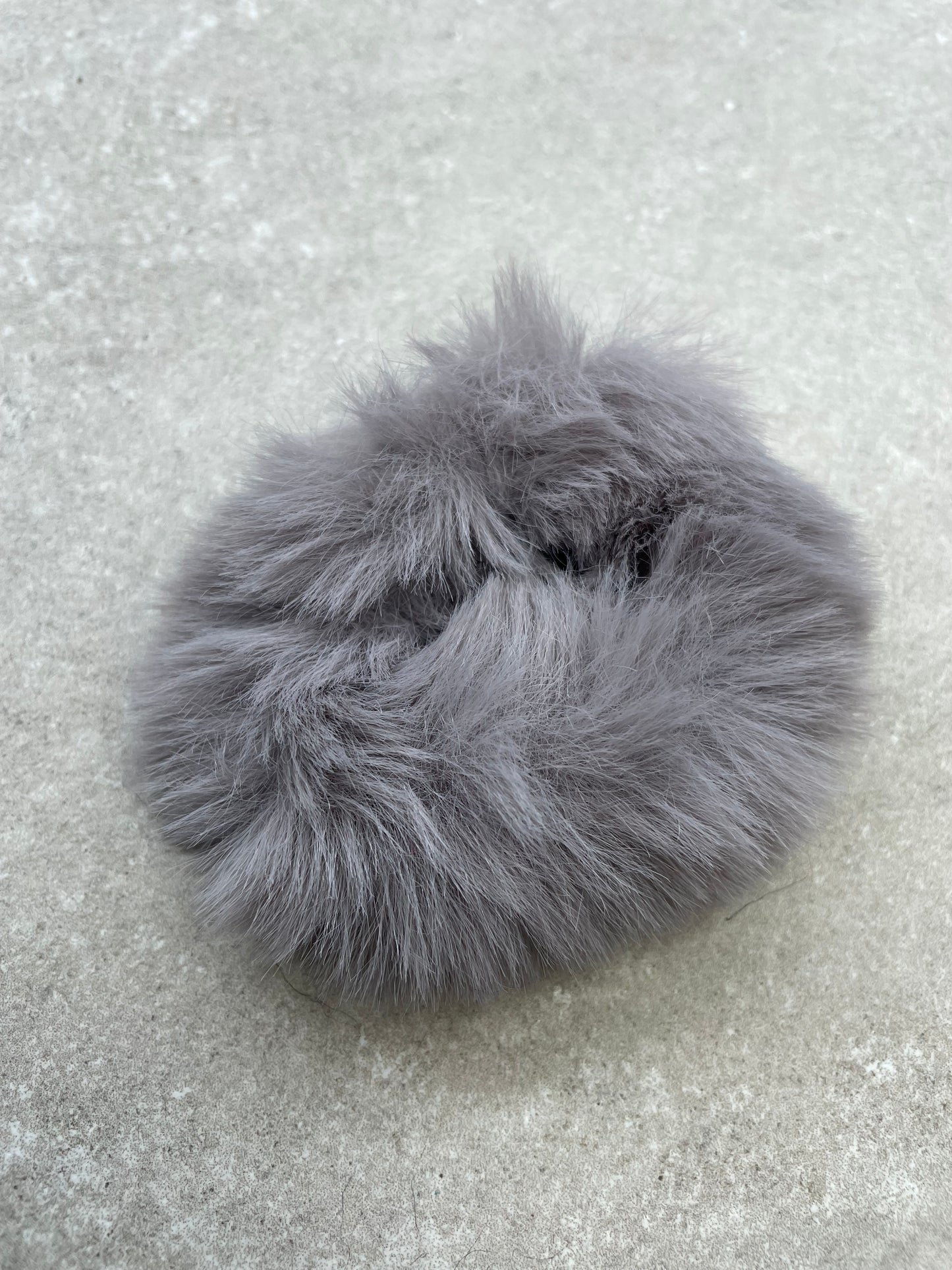Knotband Fluffy Donkergrijs