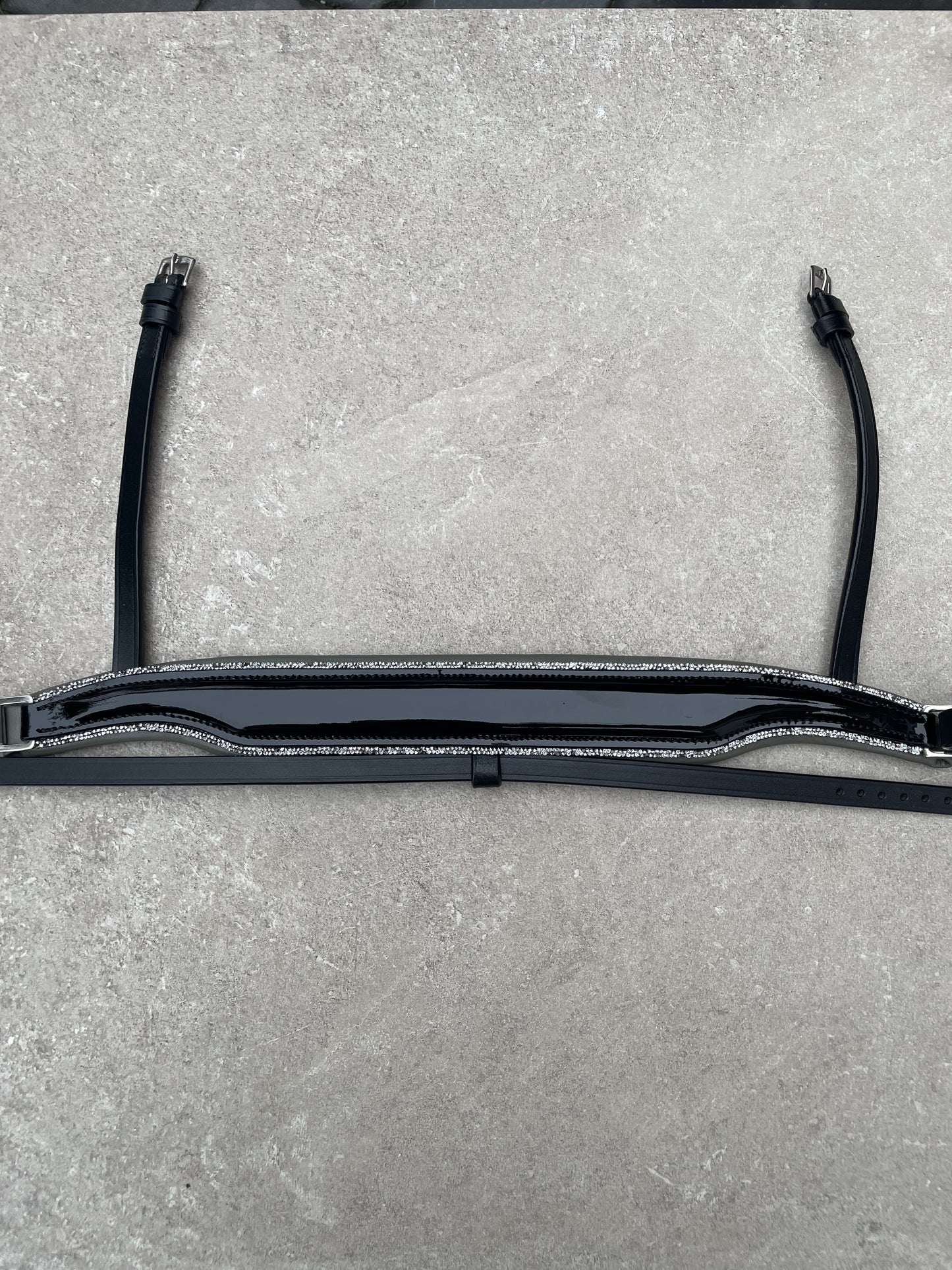 Neusriem Rocktrim Grijs onderlegd, Zilver rocktrim, Lak leer