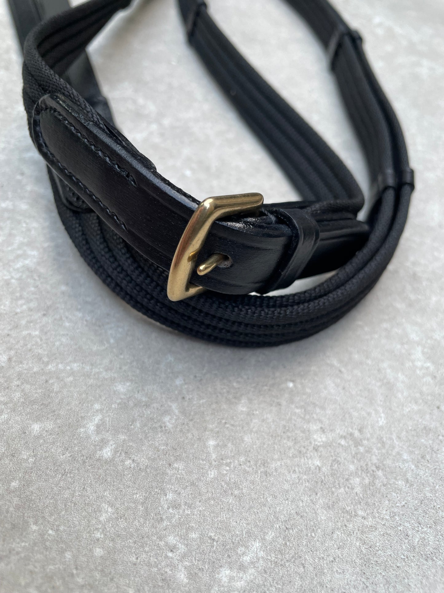 Teugels webbed zwart, Goude gesp